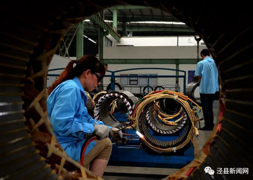 泉州(zhou)金优电子(zǐ)制造有限(xiàn)责任公司(sī)曹衛平：巾(jīn)帼不讓須(xu)眉